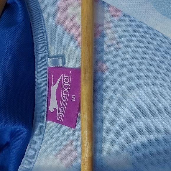 Slazenger athletic top with 1/4 length zipper. Size 10. - Picture 4 of 5
